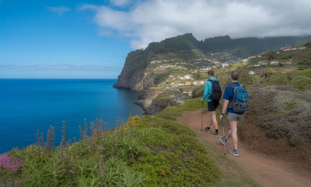 découvrez madère en mai : conseils voyageurs, météo idéale, activités incontournables, avis authentiques et meilleures options d’hébergement pour profiter pleinement de l’île au printemps.