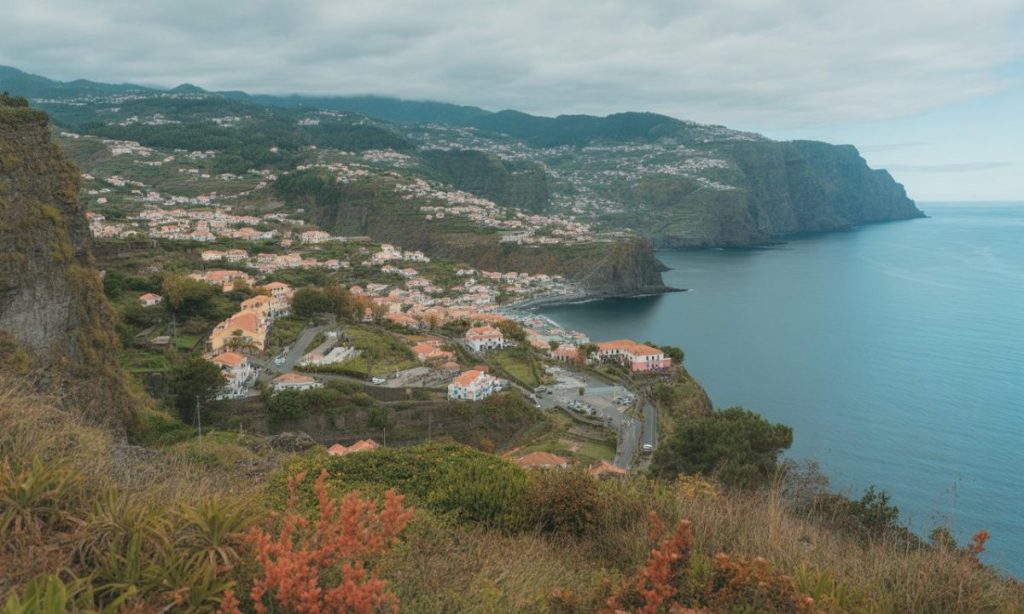 découvrez madère en octobre : météo agréable, conseils d'activités incontournables, avis de voyageurs et suggestions d’hébergements pour un séjour mémorable sur l’île portugaise.